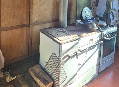 Cuisinière à bois bûches remplacée par une cuisinière à bois bûches Deville - AVANT 