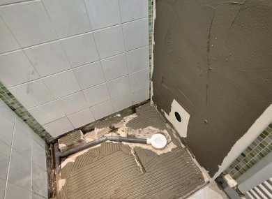 Avant - Réfection douche suite à dégâts des eaux - BCV Thermique